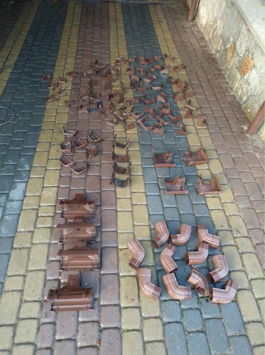 Używane Plastikowe Rynny w Stylu Angielskim