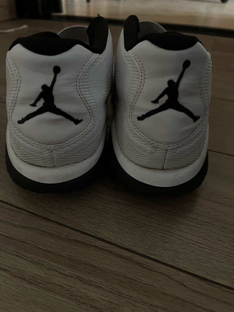 Кроссовки Jordan