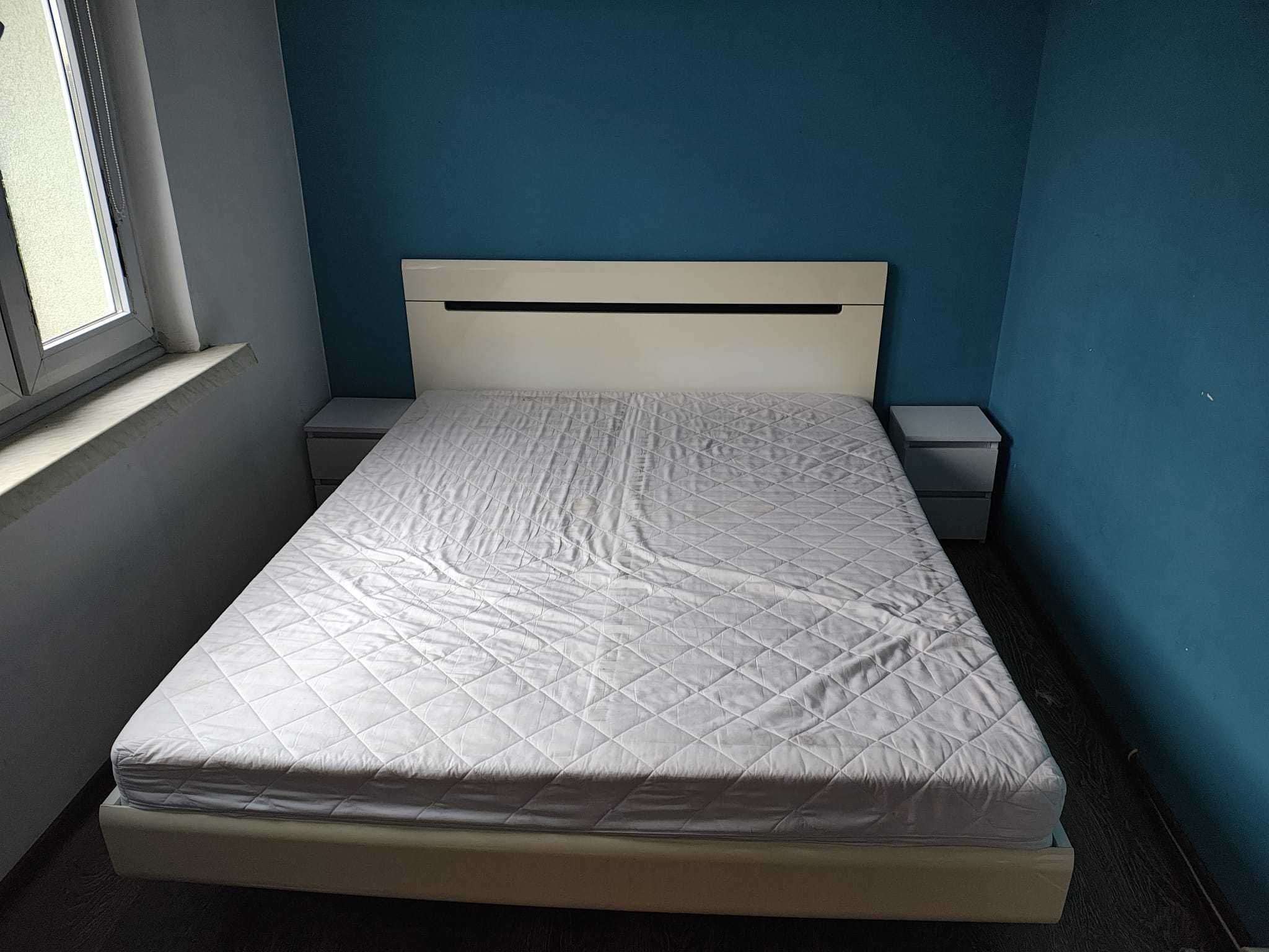Białe łóżko do sypialni stan idealny