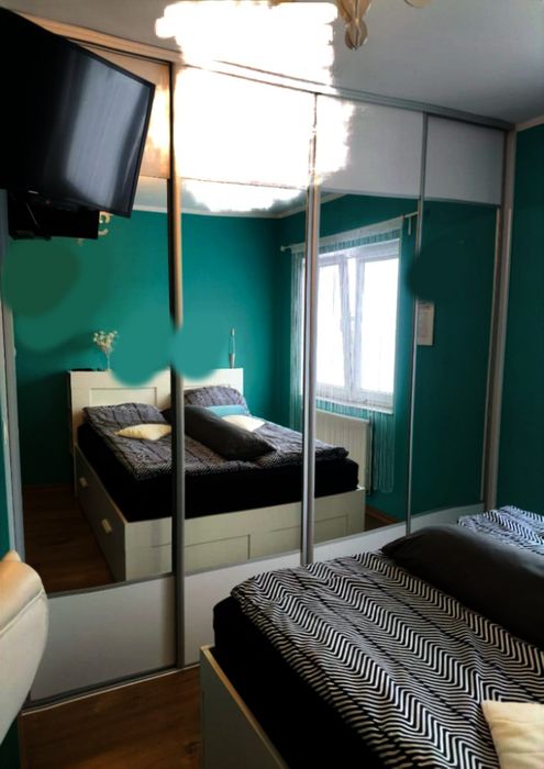 Drzwi przesuwne z lustrami do garderoby