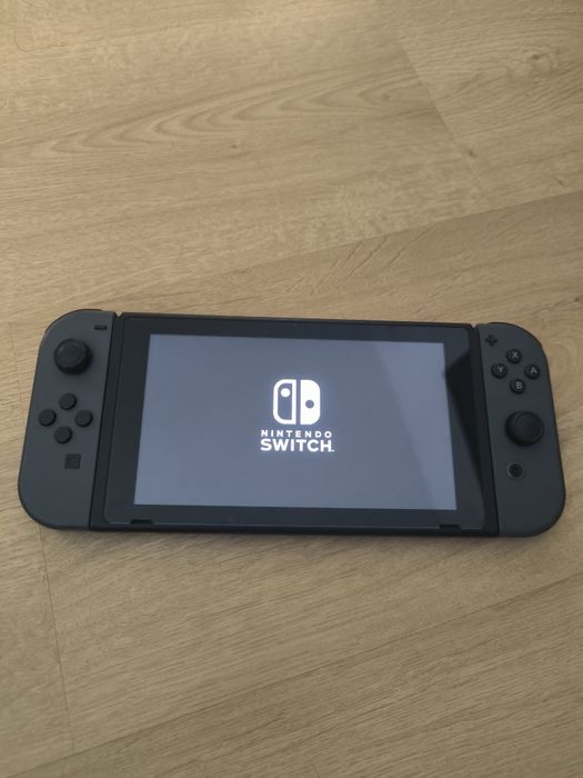 Nintendo Switch V2 Cinzenta