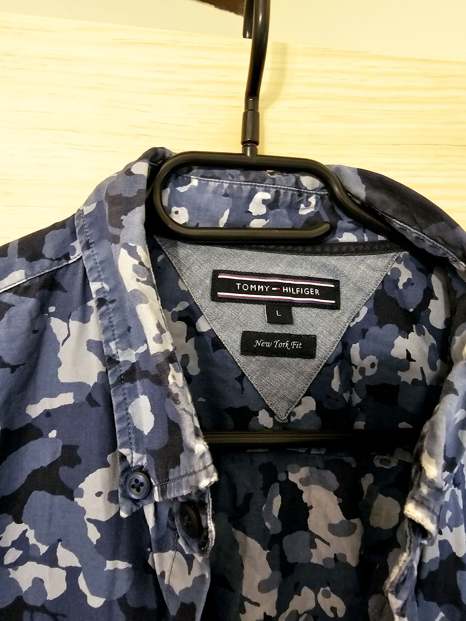Wzorzysta koszula Tommy Hilfiger L 40 koszula L