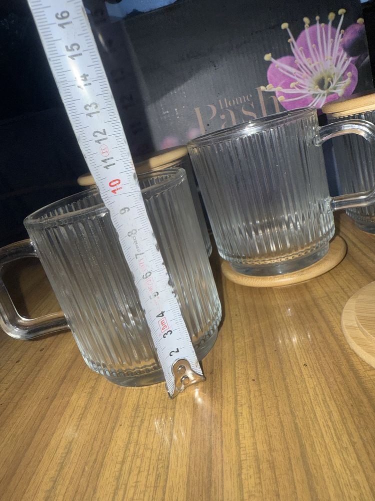 Zestaw 4 szklanek pokrywką/podstawką z bambusa – 320 ml