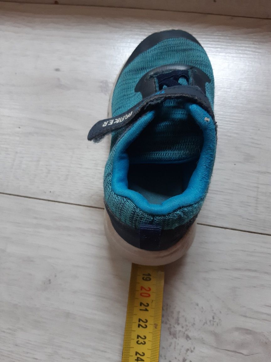 Oddam za darmo adidas dla chłopca rozmiar 25