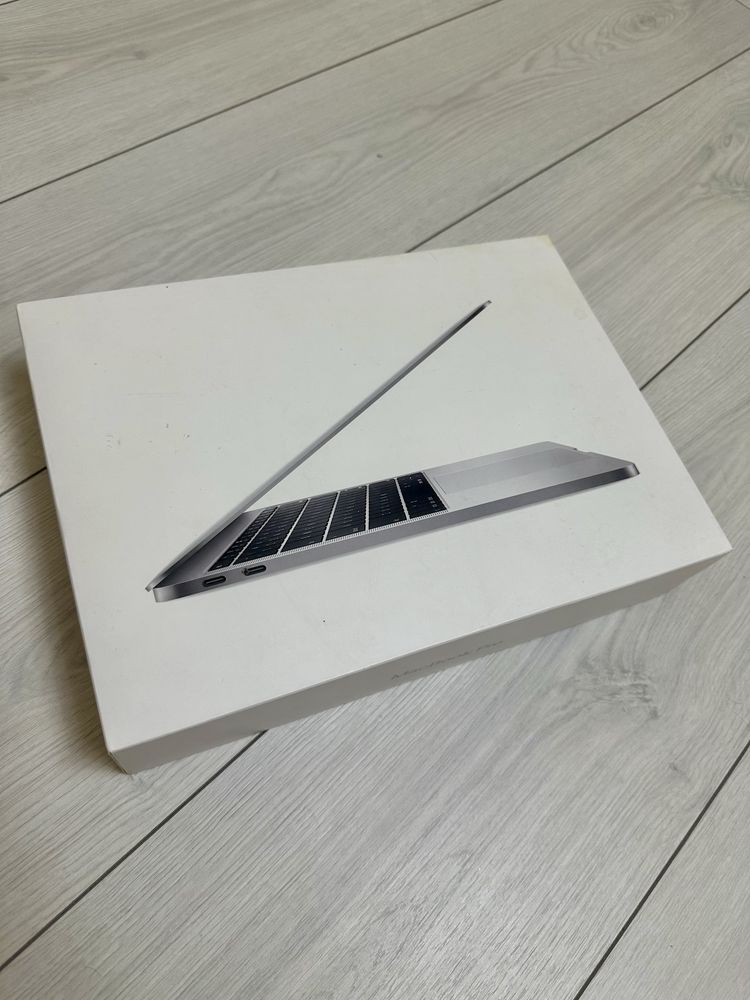 MacBook Pro 16’ 2019 Silver i7/16/512 GB
