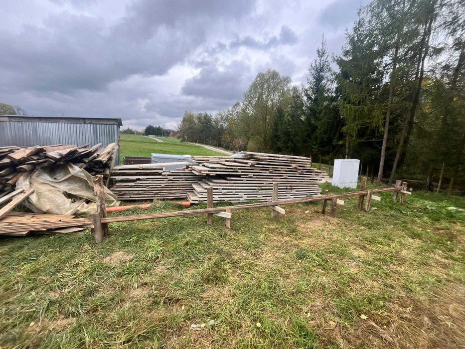 Deski szalunkowe stemple drewniane płyty strop fundament