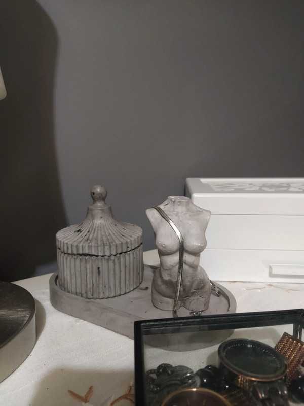 Conjunto cerâmico cinzento escuro