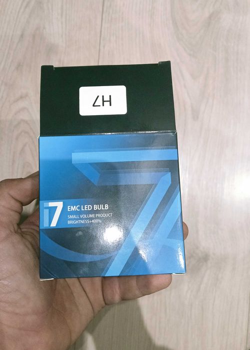 Nowe żarówki LED H7  białe