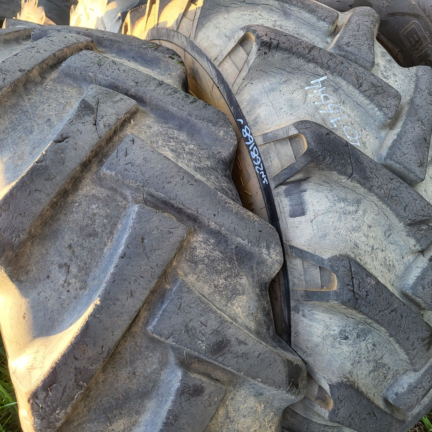 Opona 15.5/80x24 400/80x24 BKT