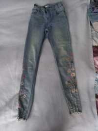Zara-jeansy z haftowanymi kwiatami, rozm. 170
