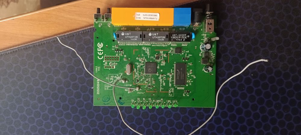 Плата від роутера