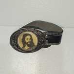 Cinto em Pele de qualidade Vintage Fivela Jesus Cristo Resina em Metal
