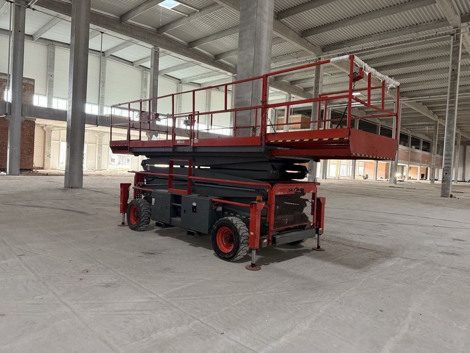 Оренда підйомника (ножничний підйомник) (оренда автовишки Пекканіска)