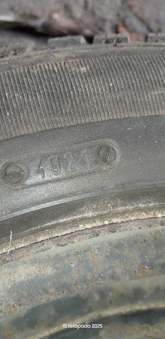 Opony zimowe z felgami od passata.