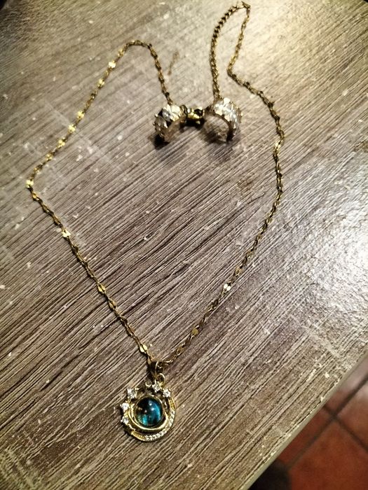 Conjunto de colar e brincos