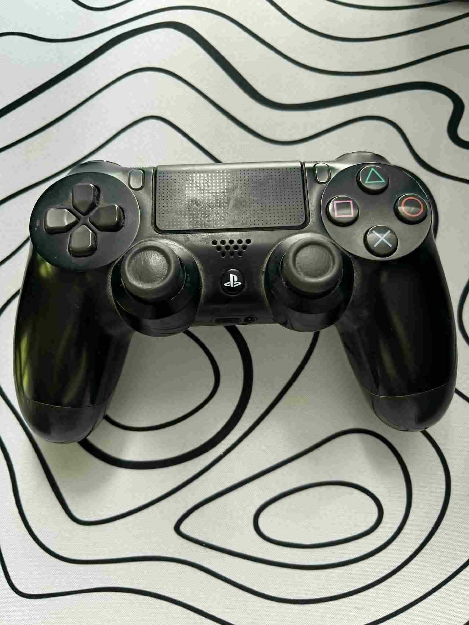 Pad Sony DualShock 4 do PS4 / PS5 – Oryginalny, w dobrym stanie