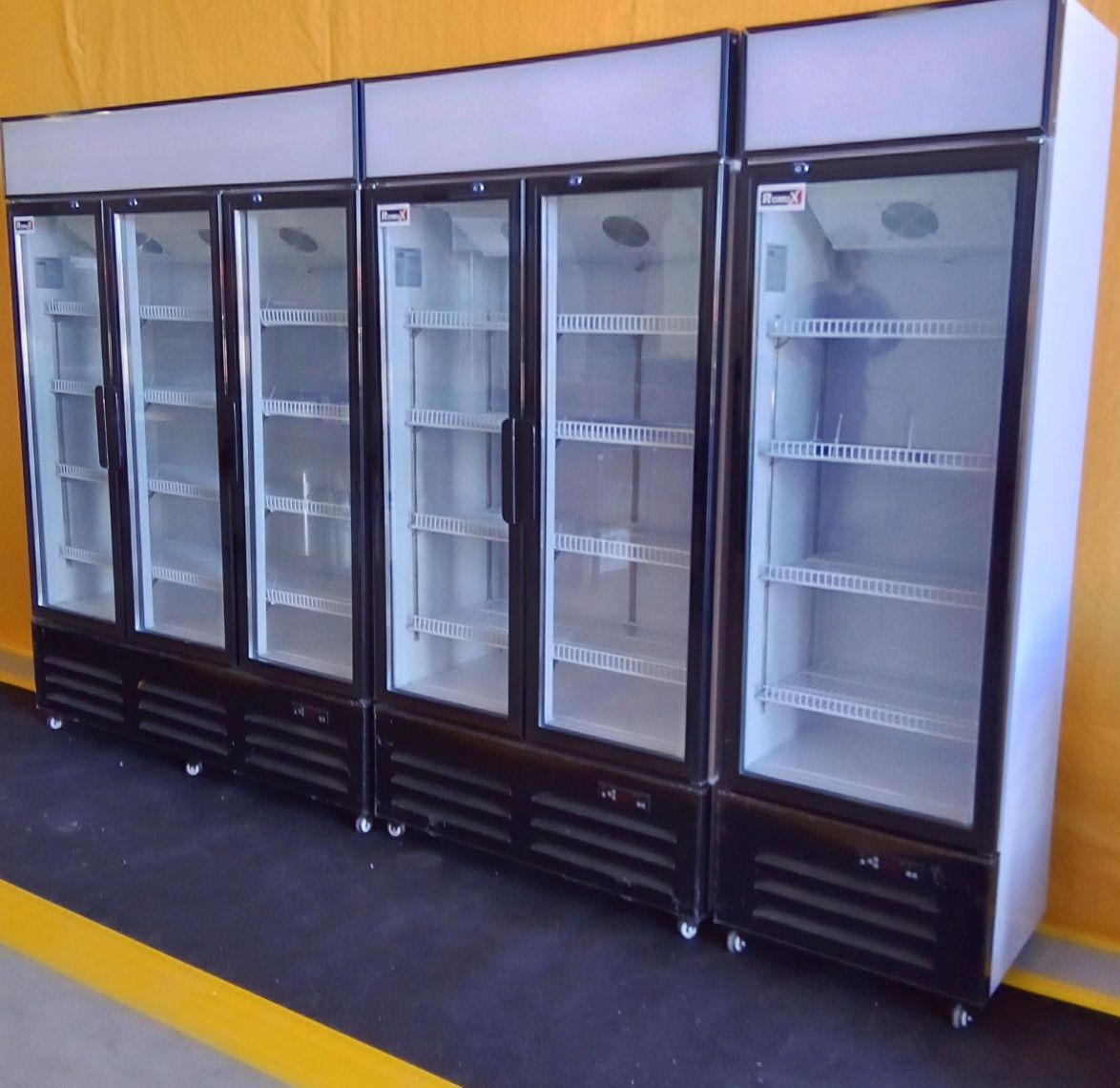 Armários de Exposição Refrigerados. Restauração
