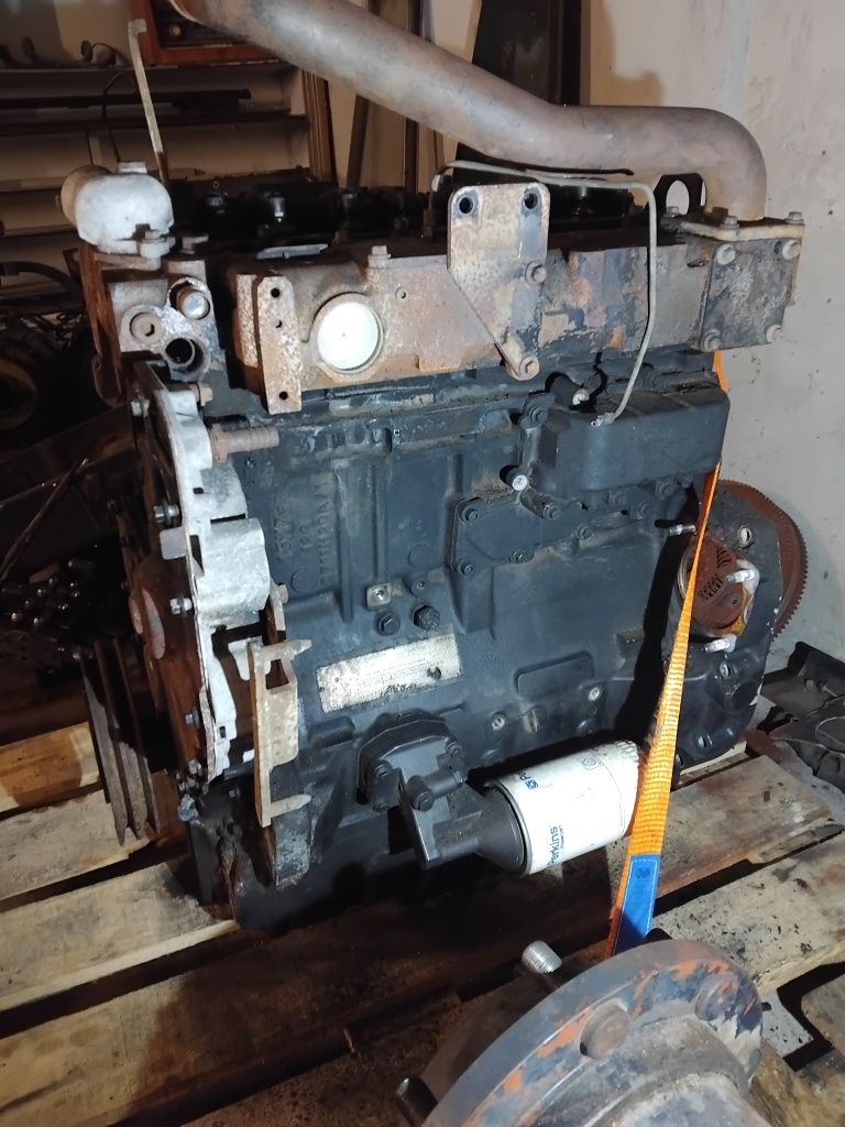 Silnik perkins 4 turbo mccormick case 3711h20a/1 Cat jcb bobcat manito