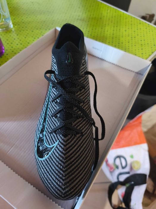 Chuteiras Nike novas