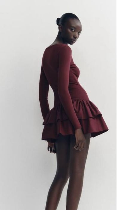 Облягаюча сукня з коміром ZARA