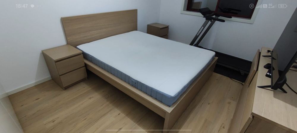 Cama e colchão ikea