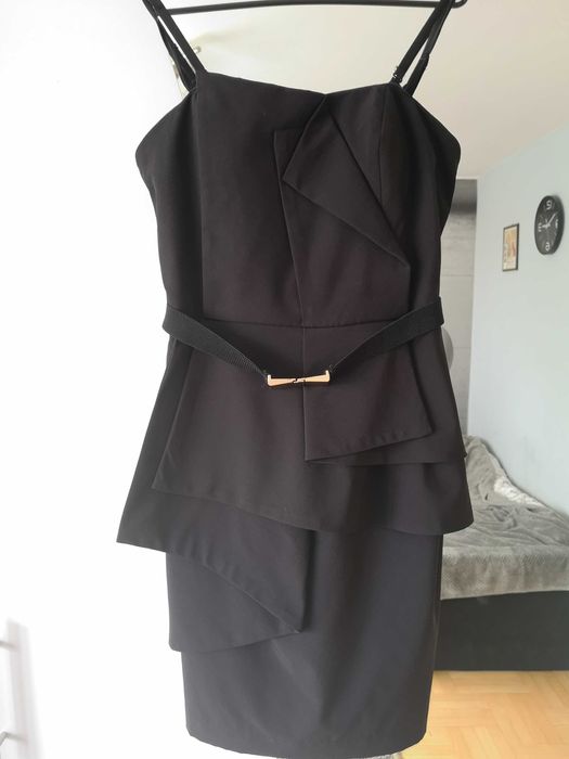 Elegancka czarna sukienka