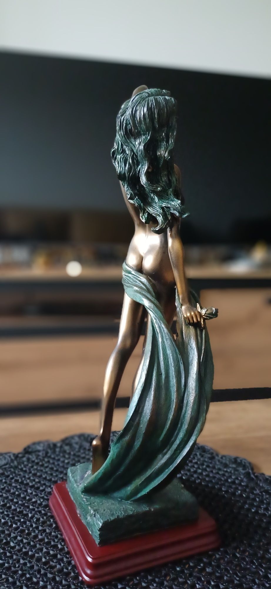 Wyjątkowa figura - rzeźba "Tancerka z Chustą"