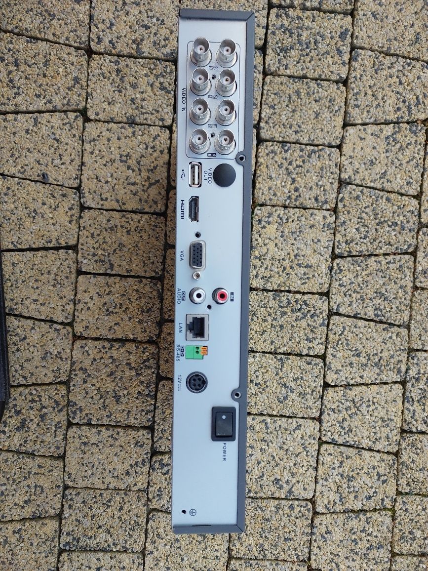 Rejestrator do kamer Hikvision
