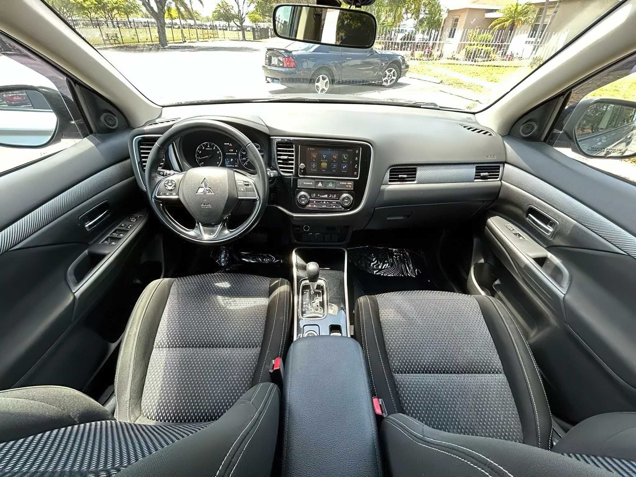 Mitsubishi Outlander 2017 SE 2.4