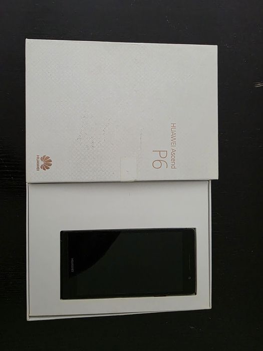 Huawei Ascend P6 na caixa, impecável
