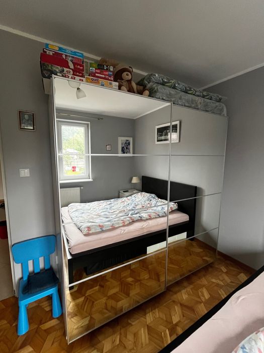 Szafa z drzwiami przesuwnymi