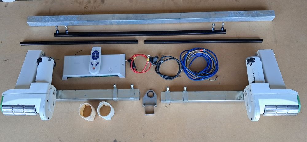 Mover napęd przyczepy kempingowej Reich jak nowy półautomat.