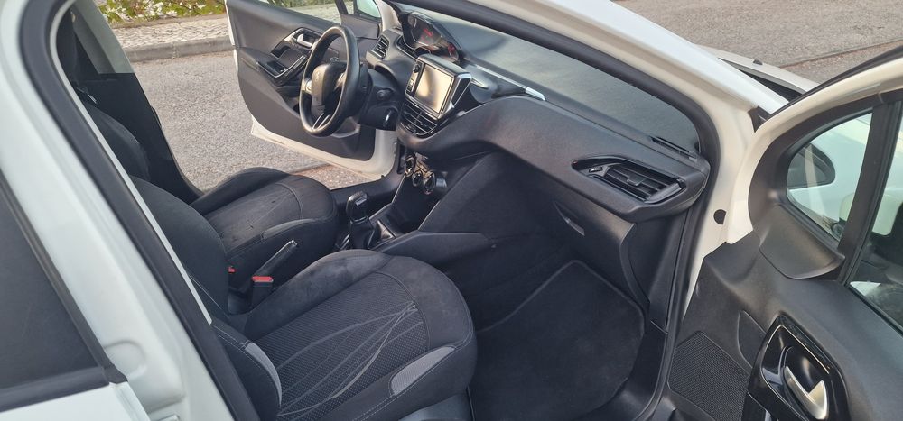 Peugeot 208 1.4 hdi