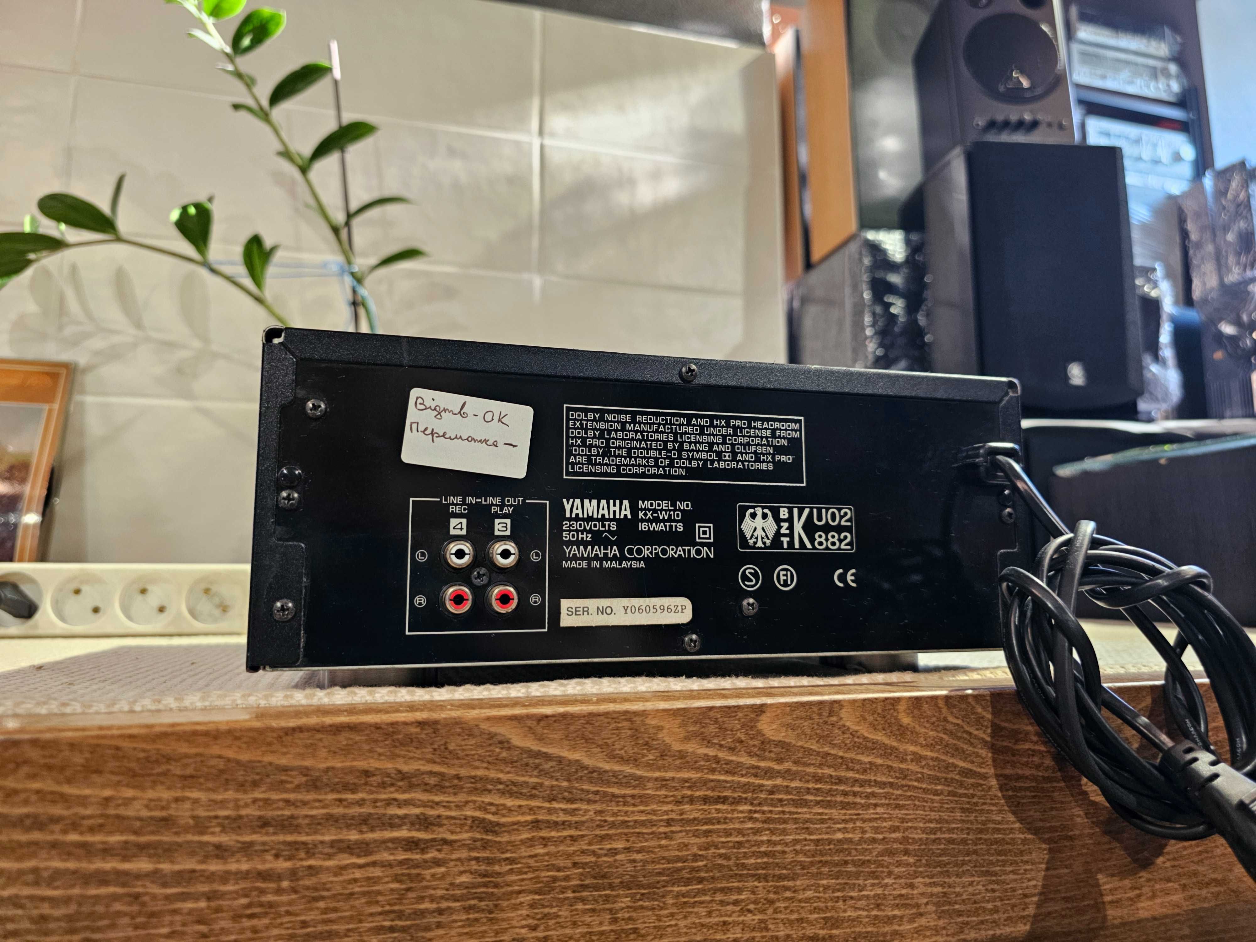 Касетна дека YAMAHA KX-W10