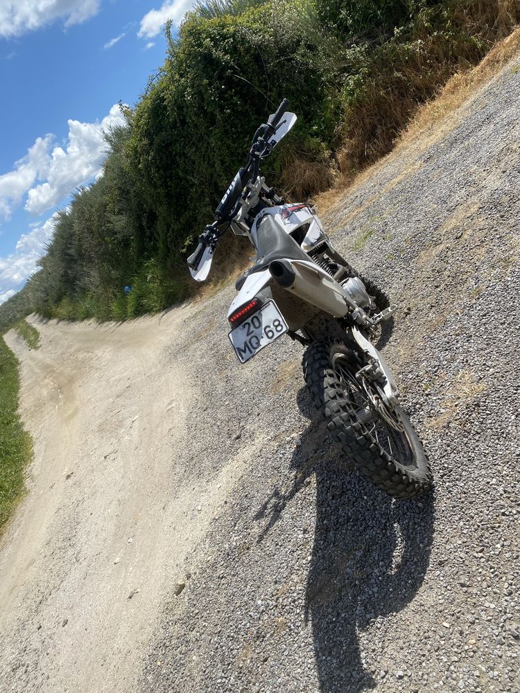 Ajp pr3 200cc matriculada