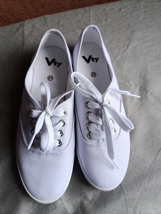 Взуття жіноче біле