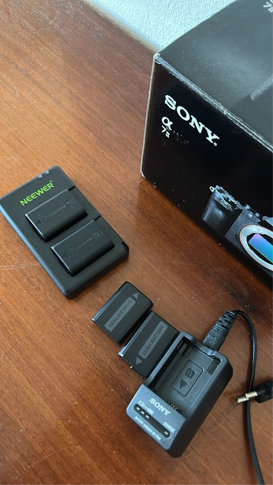 Camera Sony a7ll + Grip + 4 baterias (como nova)