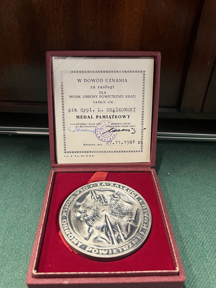 Medal wojskowy za zasługi dla wojsk OPKM