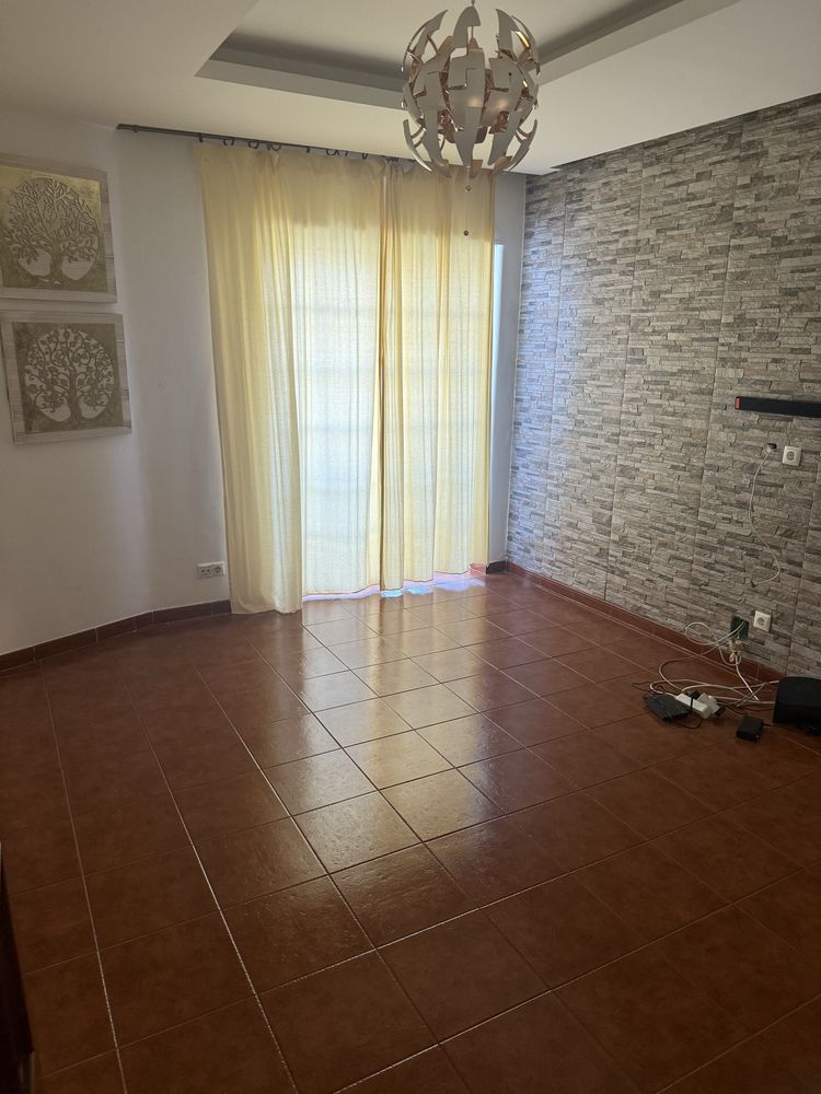 Aluguer quarto Cacém Rua olival