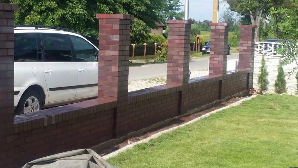 Murowanie z kamienia ,klinkieru i pustaków.