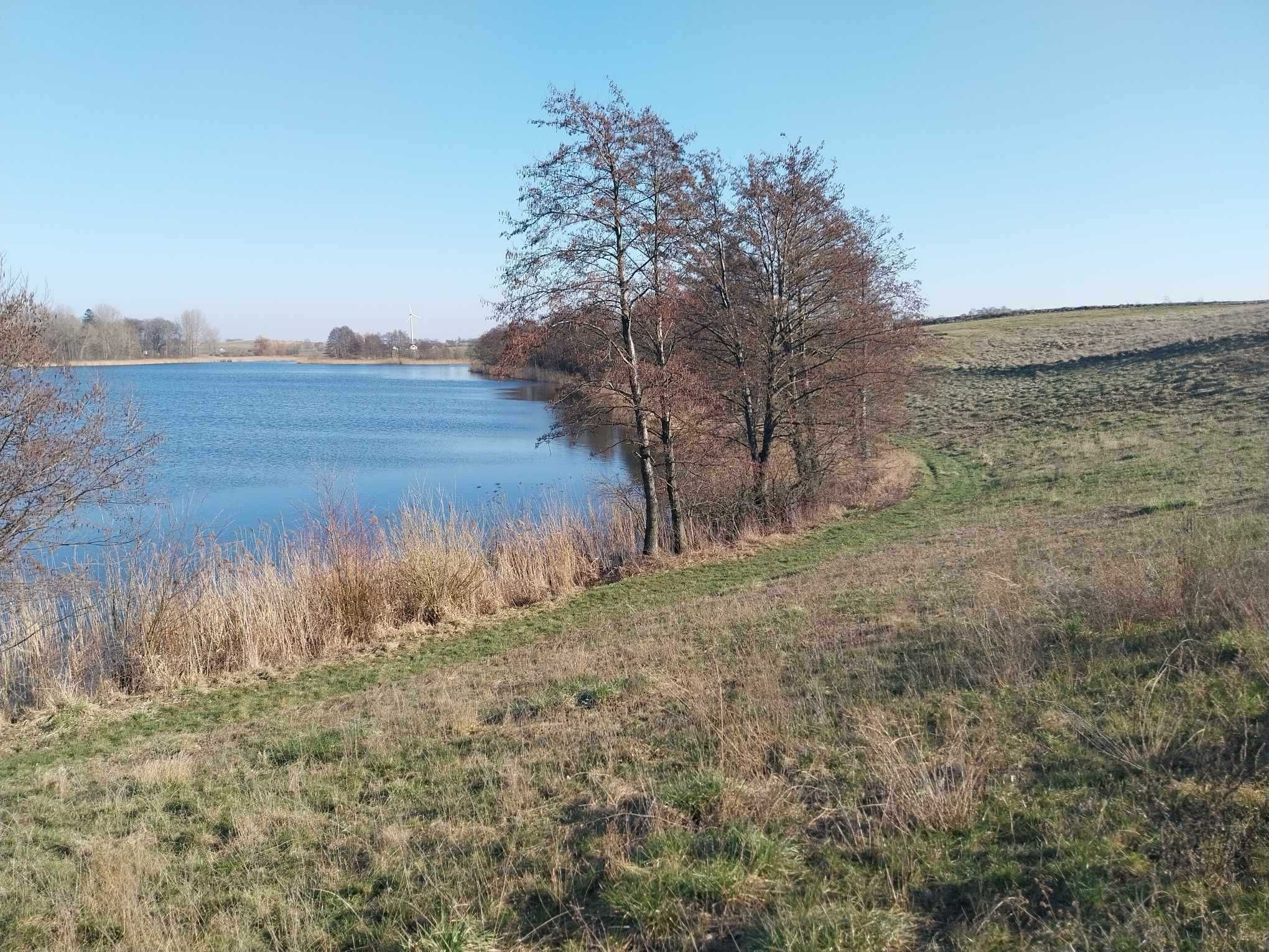 Działka 1278m2 nad jeziorem z linią brzegową na pięknych Kujawach