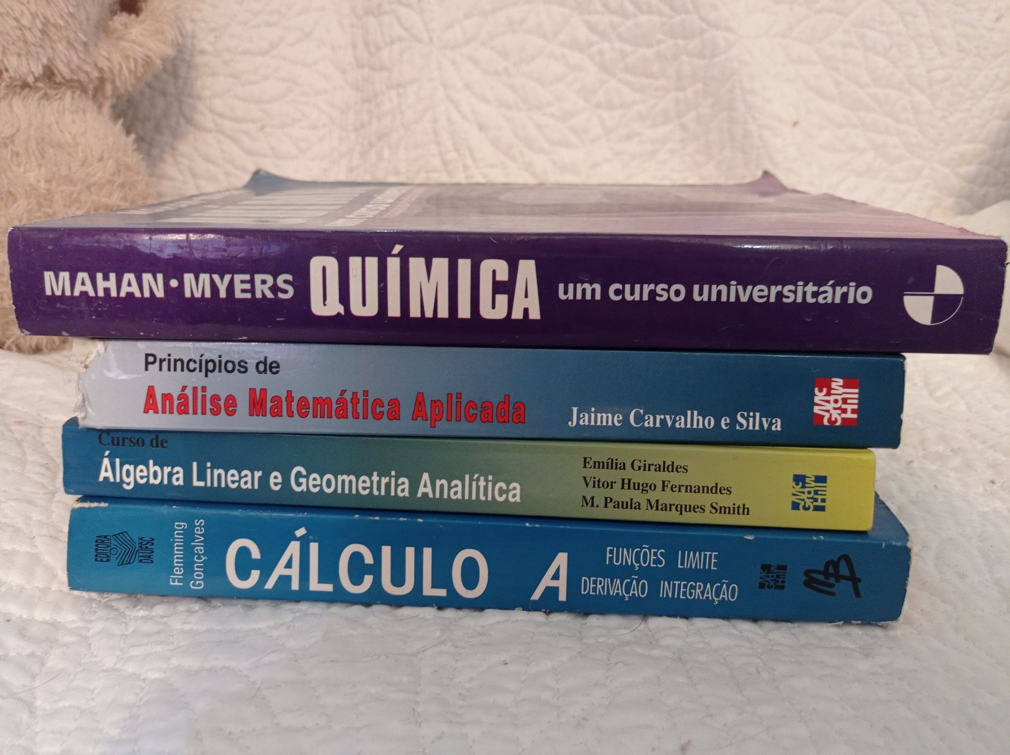 Livros universitários