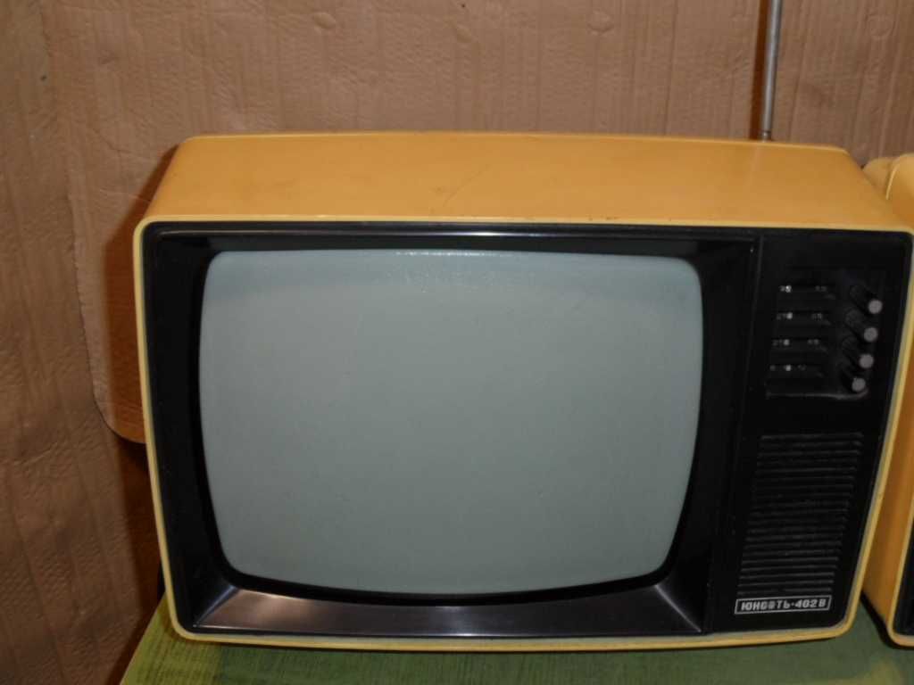 Telewizor  Junost 402 ( 2 sztuki )