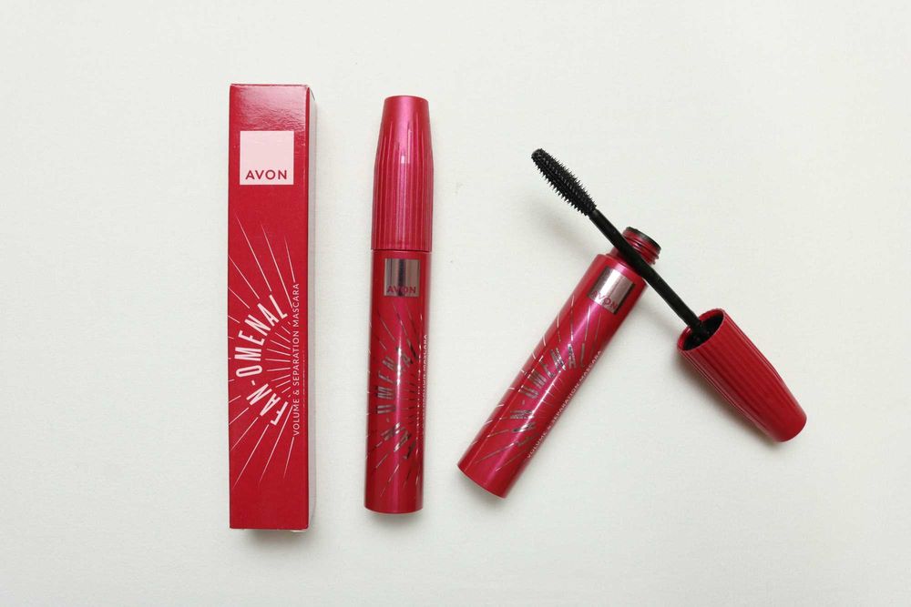 Avon Fan-Omenal Blackest Black tusz do rzęs pogrubiająco rozdzielający