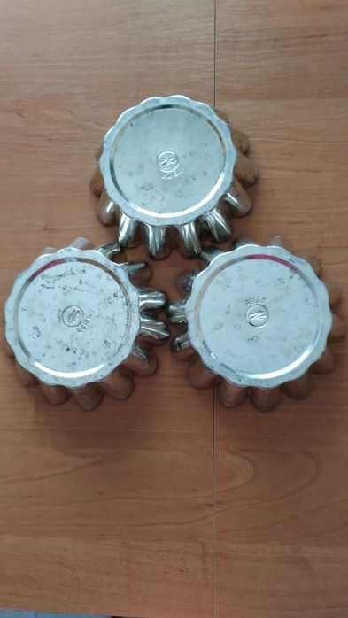 Форми металеві, ополоник алюмінієвий, макогін