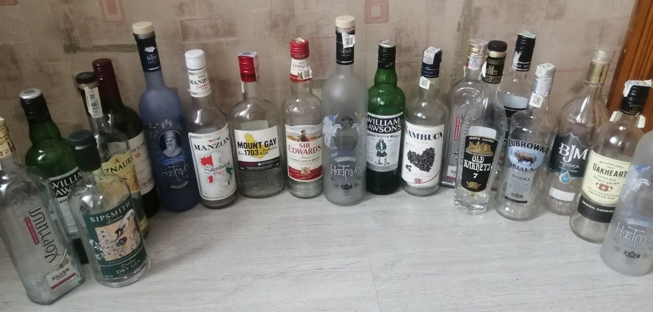 Красивые бутылки 0.7л. Новые