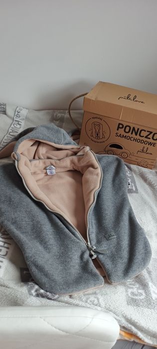 Patulove ponczo samochodowe S