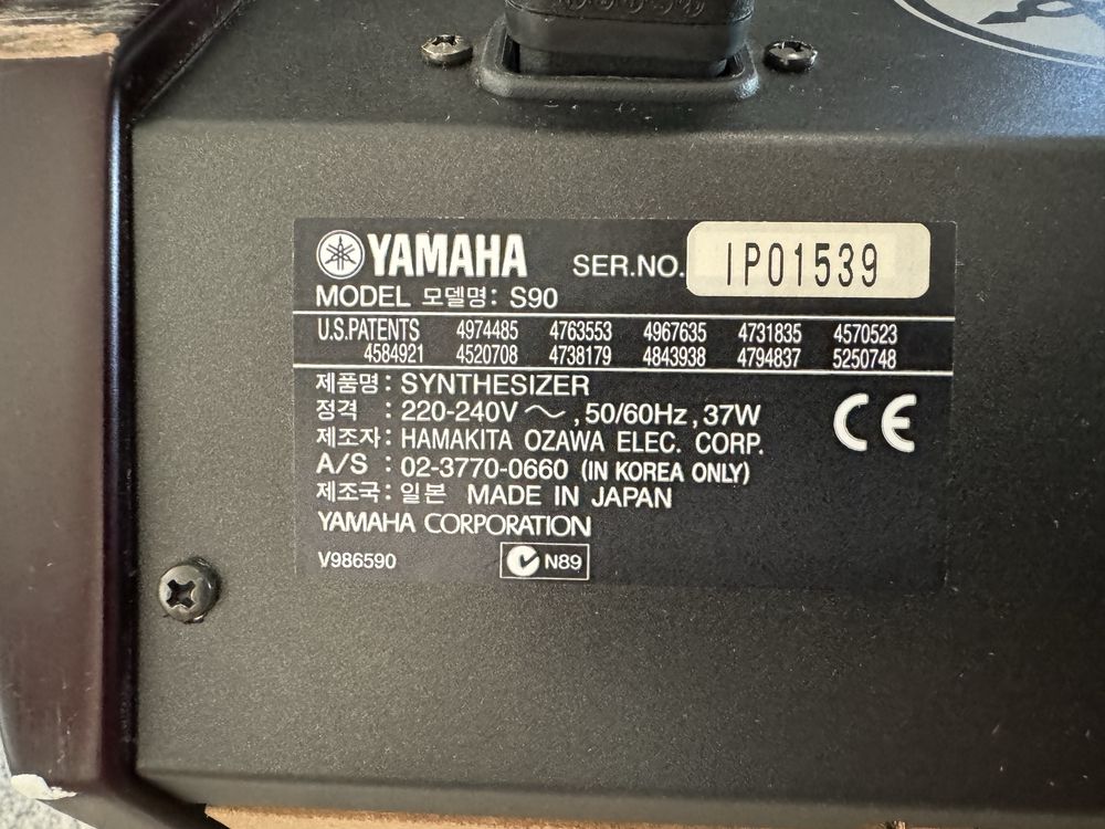Yamaha S90 keybord