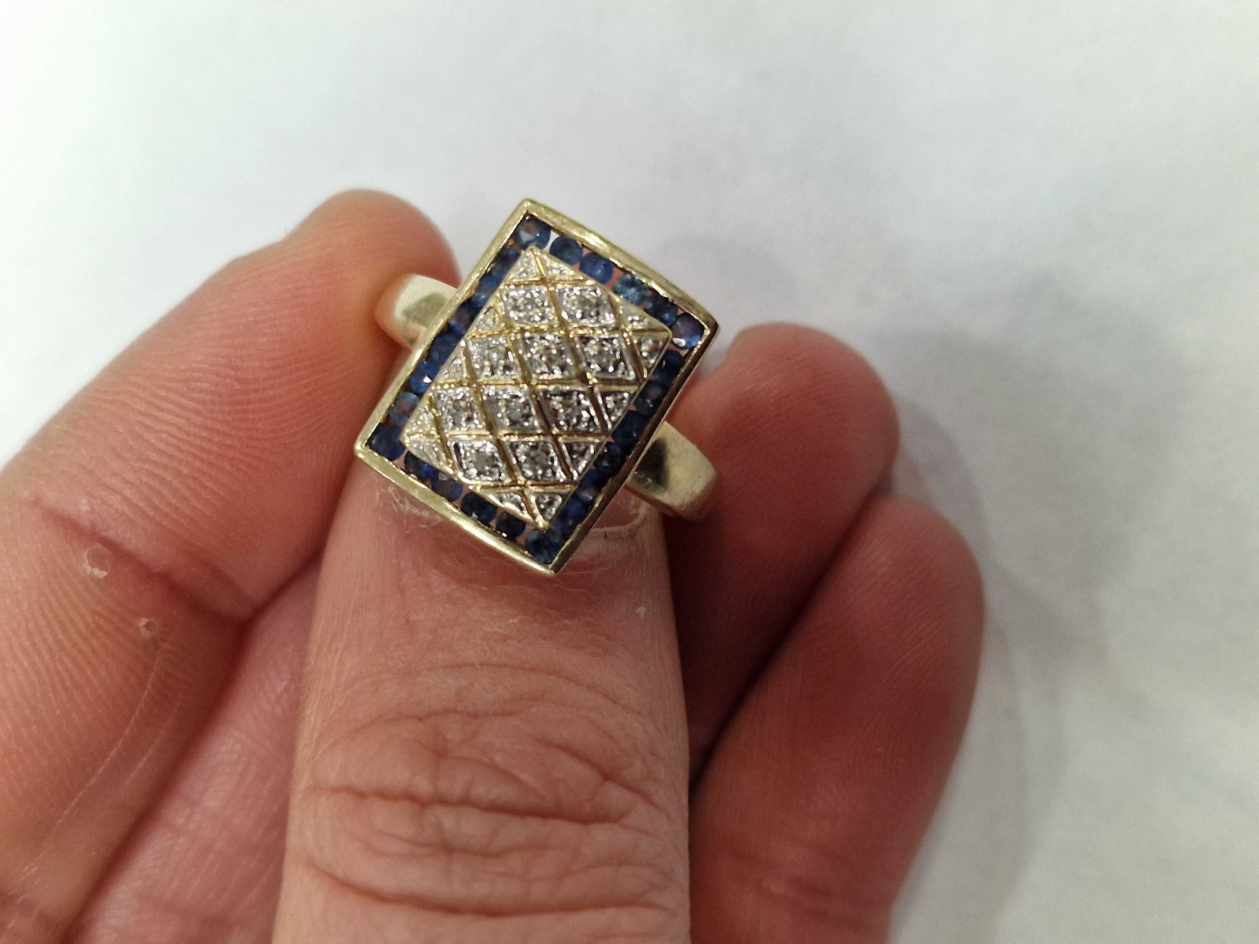 Złoty pierścionek/ 585/ 5.58 gram/ R17/ 10x DIA/ 24x Szafir/ wycena