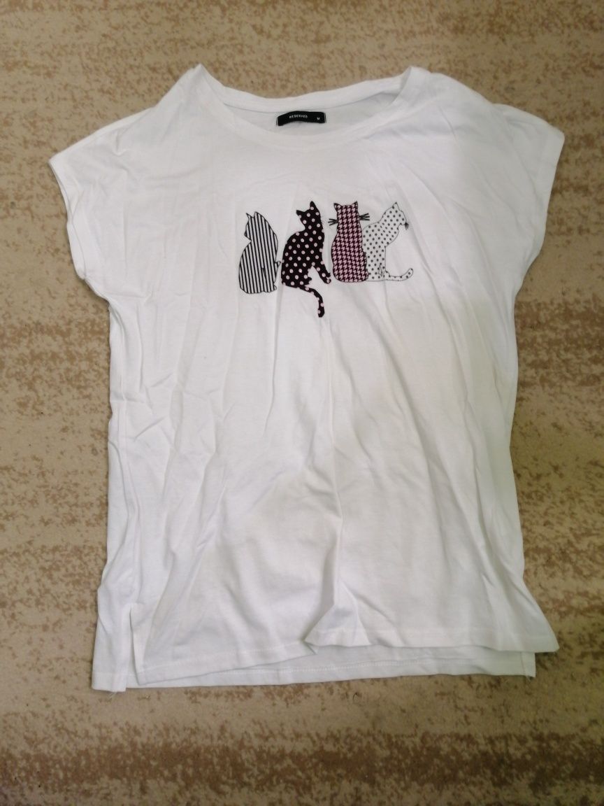Жіноча футболка з котиками.